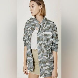 Women’s  Camo Print Jacket Size Small HAYDEN Los Angeles EUC